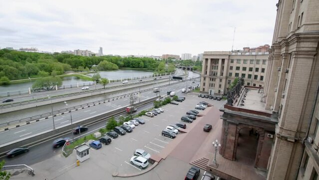 traffic on Lefortovskaya embankment against building of University