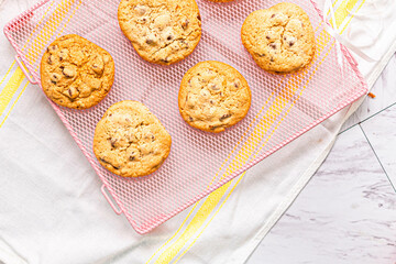 cupcake, cake, dessert, food, sweet, cream, baked, icing, chocolate, frosting, cup, snack, pink, cupcakes, delicious, white, pastry, birthday, party, decorated, muffin, cakes, bakery, nobody, celebrat