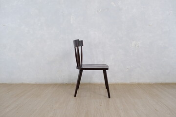 black fingerboard backrest dining chair seen from the side