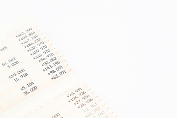 Fototapeta premium 白背景に預金通帳