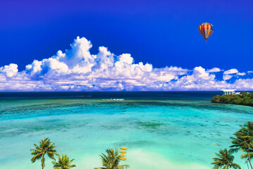 Fototapeta na wymiar タモン湾の美しいサンゴ礁の海