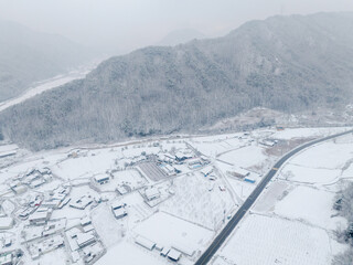 Fototapeta na wymiar snow landscape in korea 