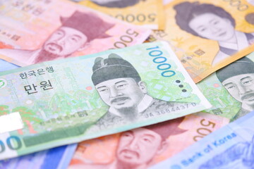 Obraz premium 韓国の通貨、ウォンKRWの紙幣 