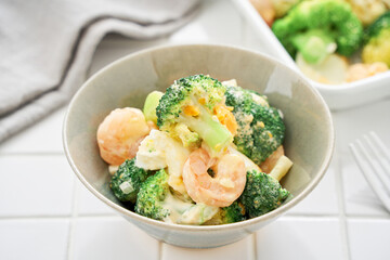 ブロッコリーとエビのタルタルサラダ