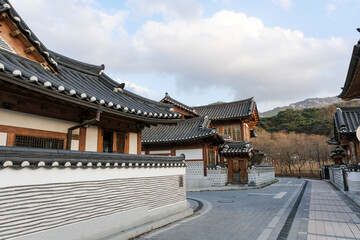 韓国の伝統家屋が並ぶ恩平韓屋村