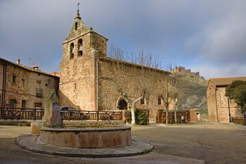 Fototapeta na wymiar Riba de Santiuste town with the castle in the background