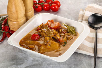 Yellow Thai curry with beef