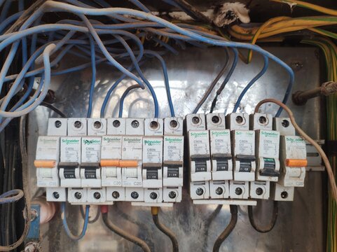 mcb sirkuit listrik merk schneider. Bontang, kalimantan timur, Indonesia. 20 Januari 2024