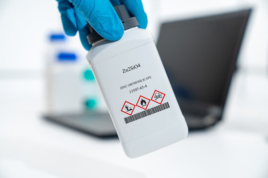 Zn2SiO4 zinc orthosilicate CAS 13597-65-4 chemical substance in white plastic laboratory packaging