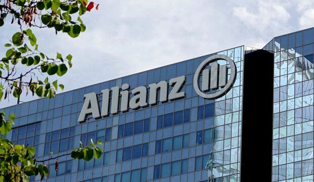 Immeuble de bureaux Allianz dans le quartier de La Défense	