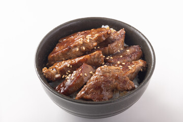 焼肉丼　（国産黒毛和牛　トモサンカク）