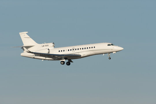 LN-XAX Sundt Air Dassault Falcon 8X jet in Zurich in Switzerland 14.1.2024