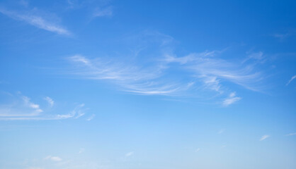 Bleu sky with white clouds