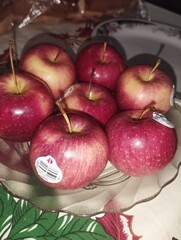 apples in a basket