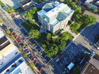 Aerial View of Urban Car Show, Classical Building and City Traffic in Indiana - obrazy, fototapety, plakaty