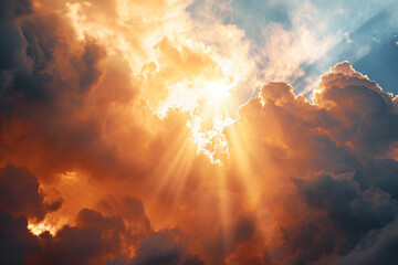 Das Sonnenlicht strahlt durch die Wolken hindurch, ein Strahl der Hoffnung, ein Symbol für Neuerung - obrazy, fototapety, plakaty