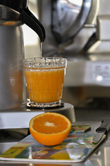 Jugo de naranja exprimido 