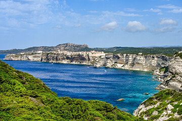 Bonifacio, Kalkfelsen, Insel, Korsika, Mittelmeer, K&uuml;ste, Festung, Zitadelle, Altstadt, Kirche, Wanderweg, Grotten, Bootsausflug, Pertusato, Aussichtspunkt, Sommer, Frankreich