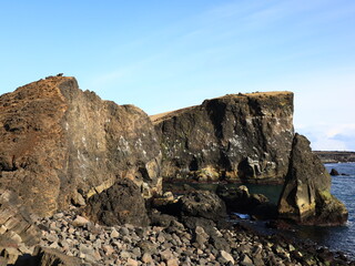 Valahnúkamöl is a high boulder ridge composed of well rounded stones located in the Reykjanes Peninsula