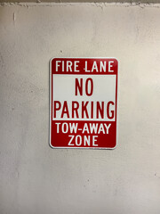 Fire Lane no parking sign - 718276067