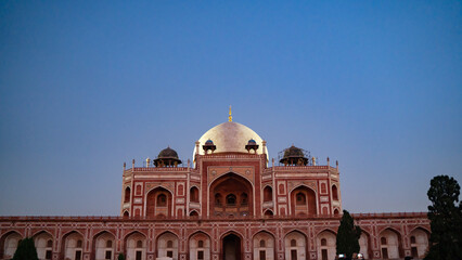 Humayun's tomb is located in New Delhi, India