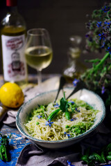 spaghetti with mashed peas and borage.