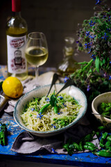 spaghetti with mashed peas and borage.