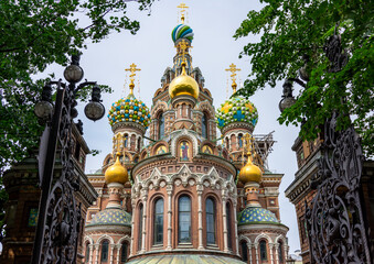 Fototapeta na wymiar Church of the Savior on Spilled Blood on Griboedov canal, Saint Petersburg, Russia
