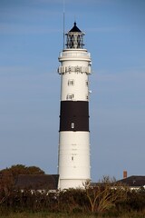Bekannter Leuchtturm und eines der Wahrzeichen von Kampen auf der Insel Sylt von oben