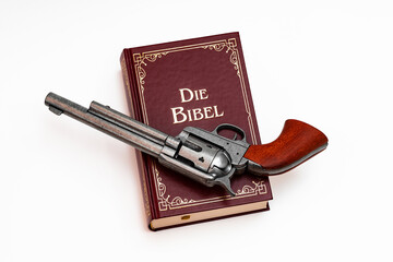 Bibel und Revolver - obrazy, fototapety, plakaty