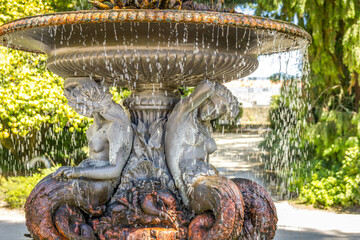 Fountain in the Crystal Palace (O Palacio de Cristal) garden, Porto, Portugal - obrazy, fototapety, plakaty