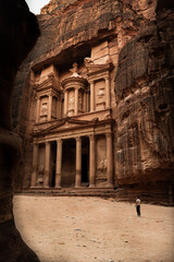 Alla scoperta delle antiche rovine di Petra e della sua fantastica storia