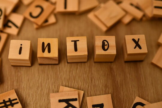 Intox en cubes