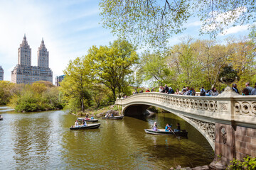 Tourists at Bow bridge, Central Park, New York city, USA