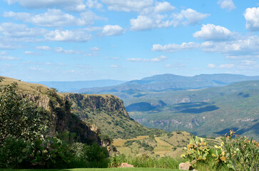 Fototapeta na wymiar panoramica, paisaje, jalisco, hacienda, montañas, nubes, cielo, jalisco