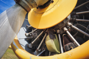 Flugzeug - Propeller - Motor - Close Up - Militär - jet engine of airplane - Army - Military - Armed - Historic - War - Conflict - Weapon - History - Battle