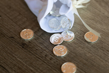 monedas, metal, arras, ceremonia, celebración, macro, dinero, adorno, moneda, objeto, viejo, símbolo, plata, antigüedad, designio, bolsa blanca