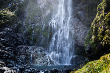 Obraz premium Waterfall with basin in New Zealand