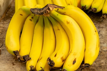Ripe bananas for sale at the city farmers market - 718792841
