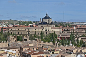 Fototapeta premium Toledo, panorama della città con l'Hospital de Tavera - Spagna 