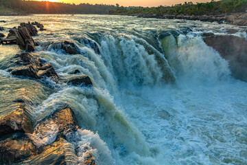 Jabalpur, Madhya Pradesh/India : October 24, 2018 – Dhuandhar waterfall in Narmada river at Bhedaghat, Jabalpur.