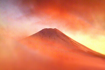 夕霧赤富士