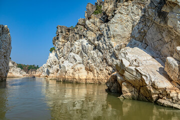 Jabalpur, Madhya Pradesh/India : October 24, 2018 – Dhuandhar waterfall in Narmada river at Bhedaghat, Jabalpur.