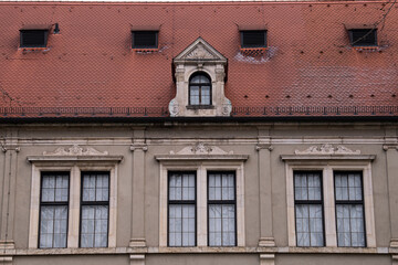 Obraz premium Munich, Germany - May 01, 2023: Antique window on famous Bavarian national museum in Munich.