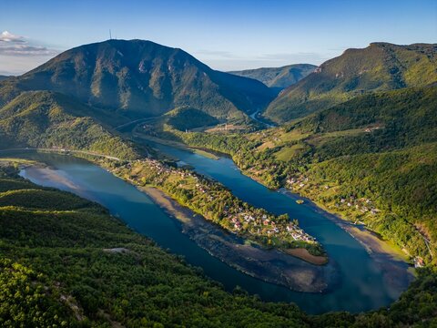 Zapadna Morava meanders near Medjuvrsje, Serbia