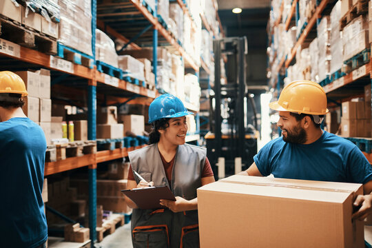 Logistics team working together in a warehouse