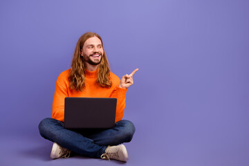 Full body length photo of senior it specialist programmer guy sweater with laptop point finger...