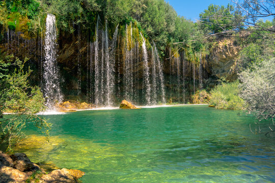 Waterfall Molino de San Pedro, Cabriel river, Sierra de Albarracín, Teruel, Aragón, Spain, Europe