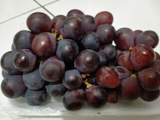 red grapes