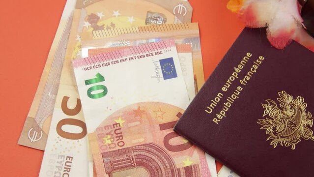 passeport, billets de banque et accessoire de vacances, en gros plan